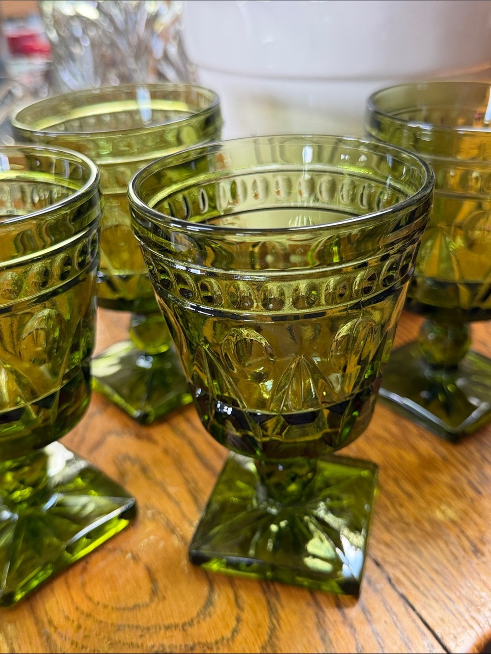 Vintage avacado green Indiana Glass Co. Colony Park Lane line set of 5 goblets.